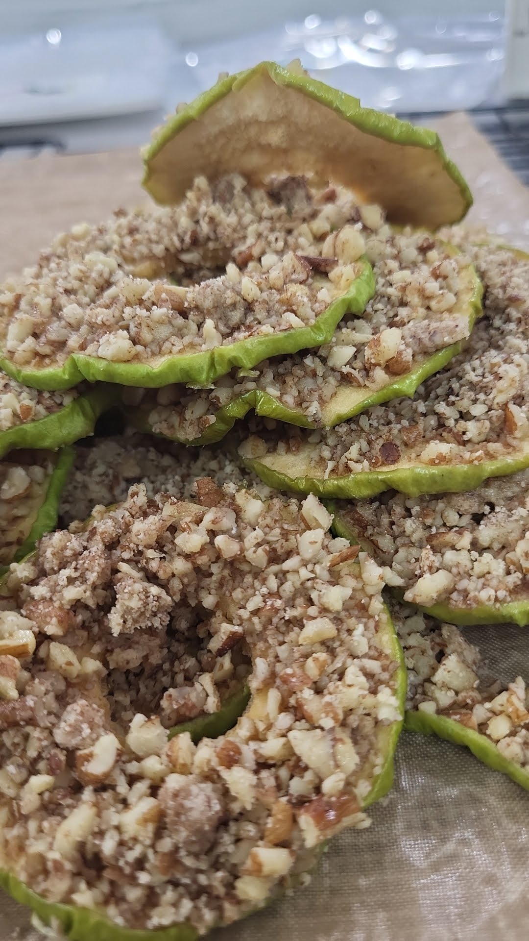 Maple pecan apple chips