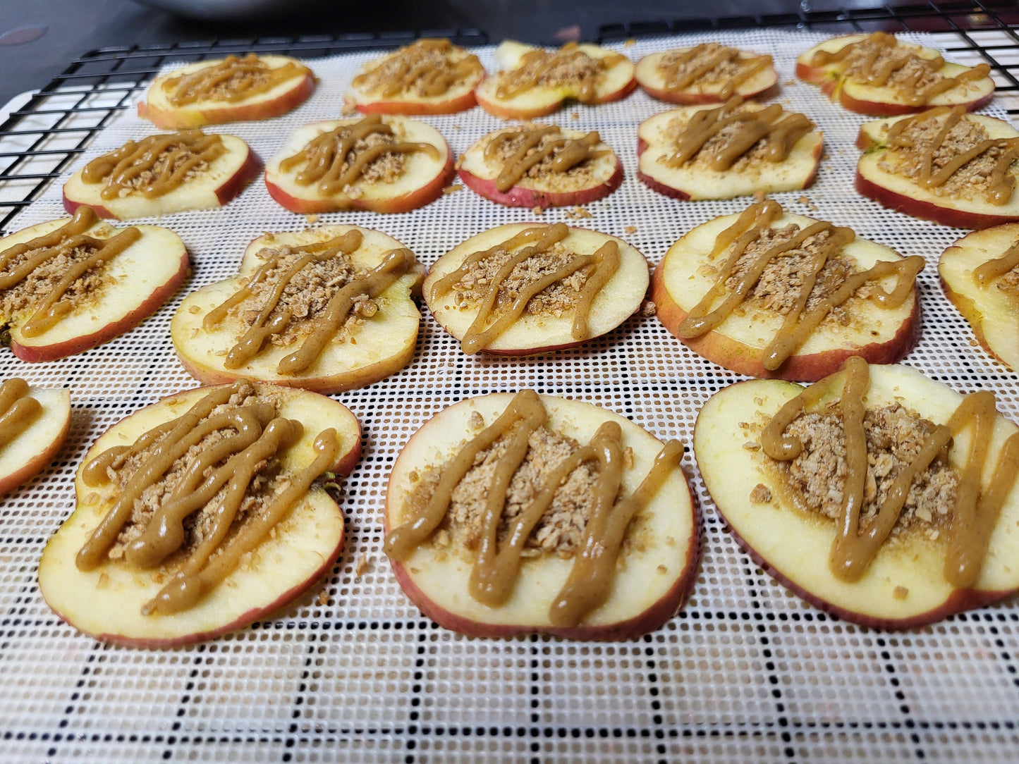 Caramel apple crisps