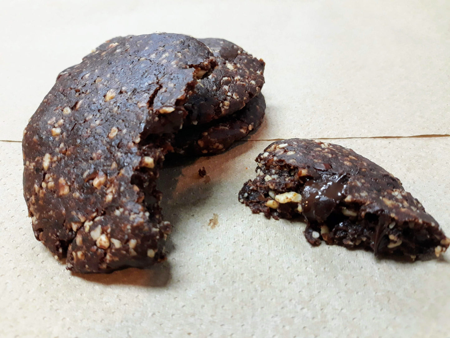 Double cacao cookies